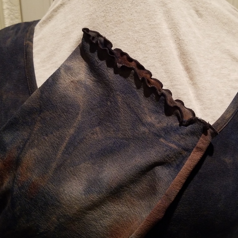 Long-sleeved Top - Picture 2 of 4